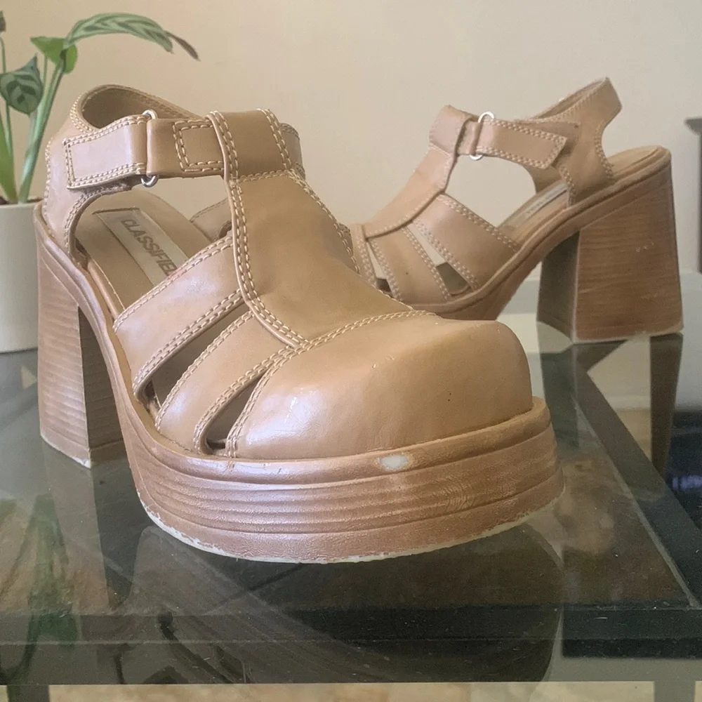Y2K CLASSIFIED FLARED CHUNKY HEEL SANDALS